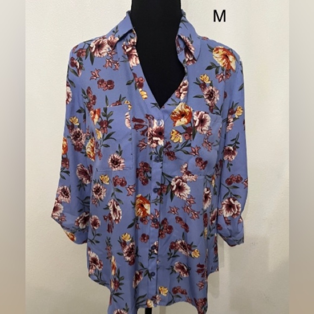 Cute women’s blouse size M. $12